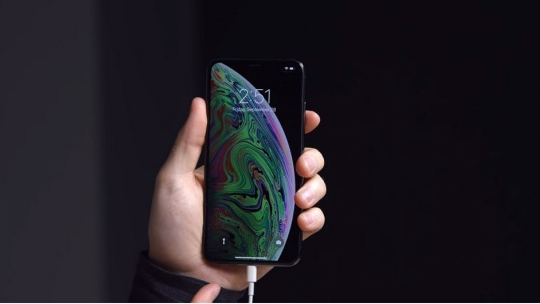 thay pin iPhone Xs Max